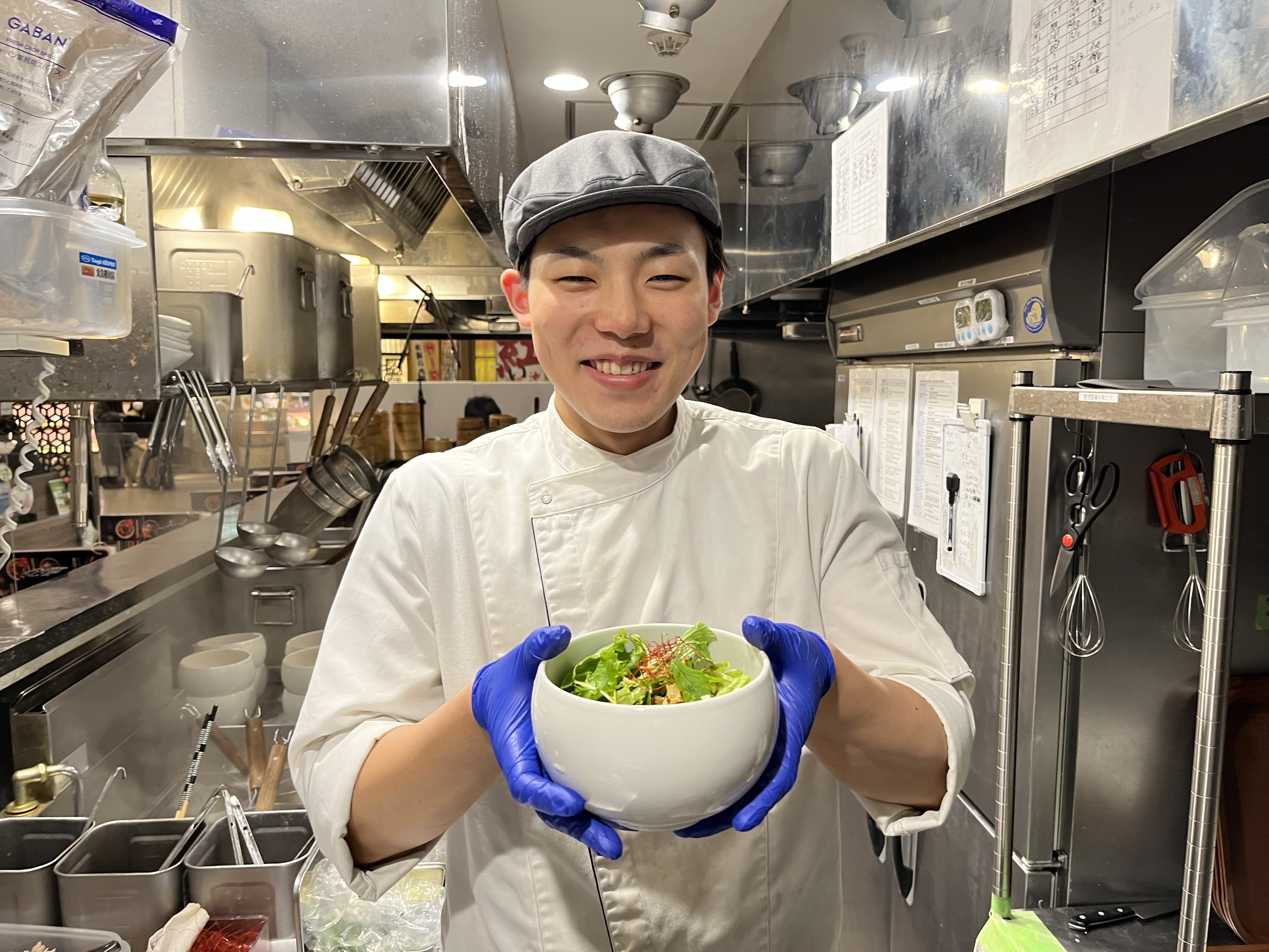 ラーメン店のキッチン・ホールスタッフ 1